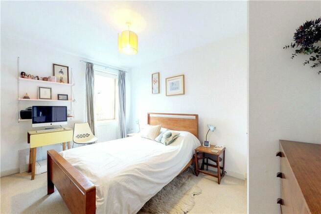 2 bed flat for sale in Mare Street, London E8, £420,000