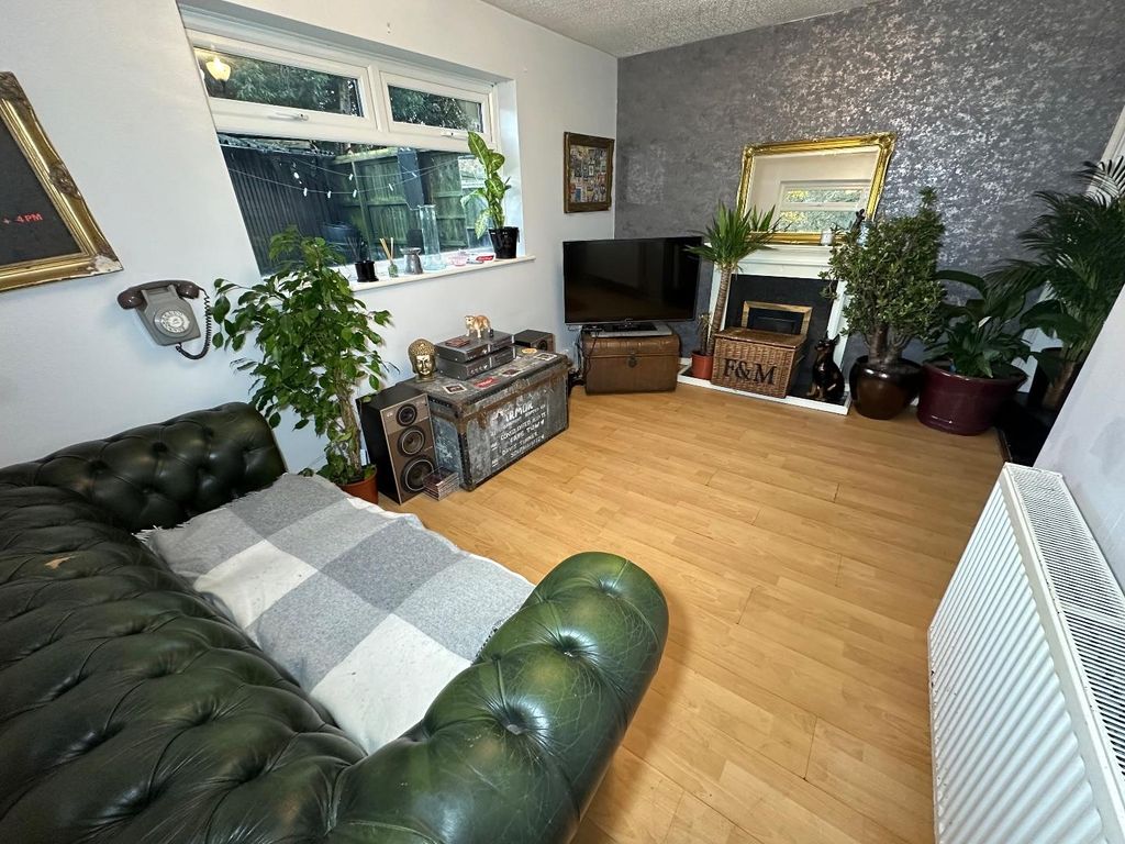 1 bed property for sale in Sharpley Drive, Leicester LE4, £140,000
