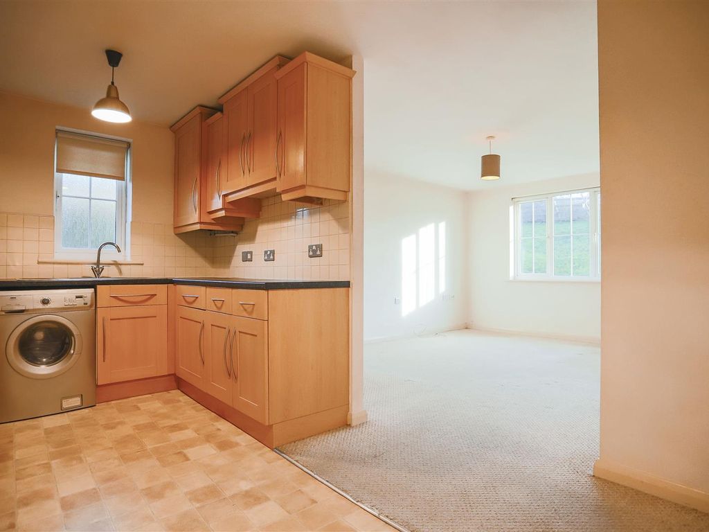 2 bed flat for sale in Greenbrook Road, Burnley BB12, £89,950