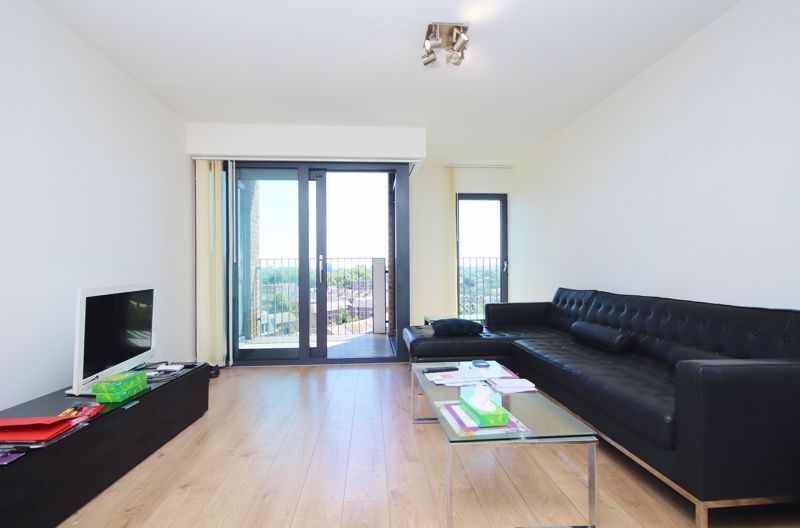 1 bed flat to rent in Great Eastern Road, London E15, £2,000 pcm
