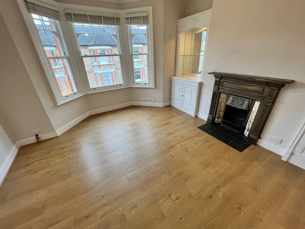 2 bed flat to rent in Elmhurst Street, London SW4, £1,800 pcm