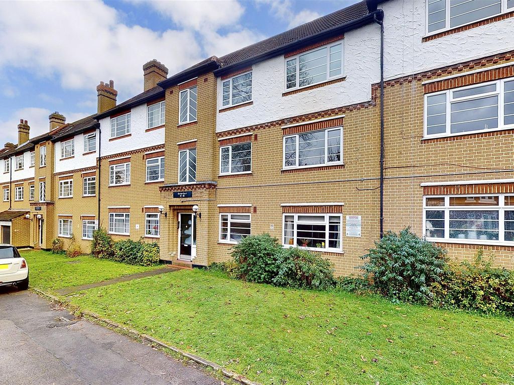 2 bed flat for sale in Churchview Road, Twickenham TW2, £365,000