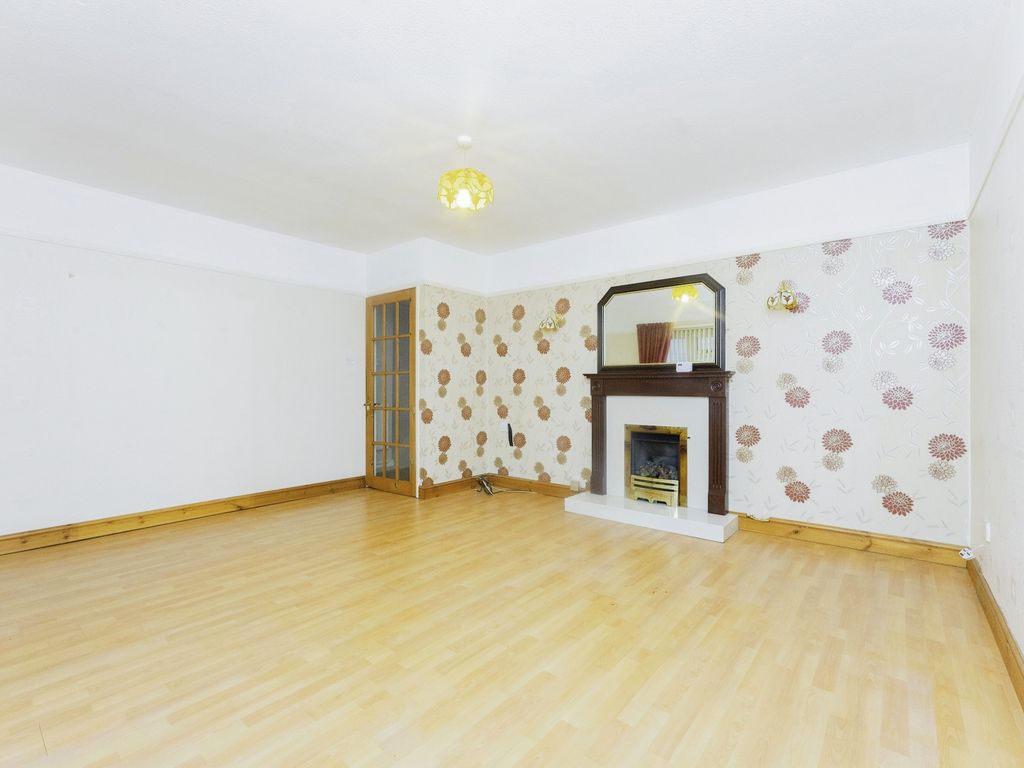 2 bed flat for sale in The Rake, Bromborough, Wirral CH62, £125,000