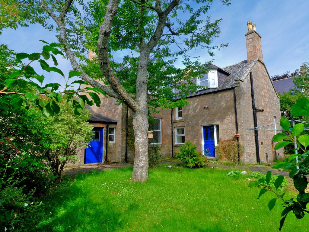 5 bed detached house for sale in The Square, Huntly AB54, £320,000