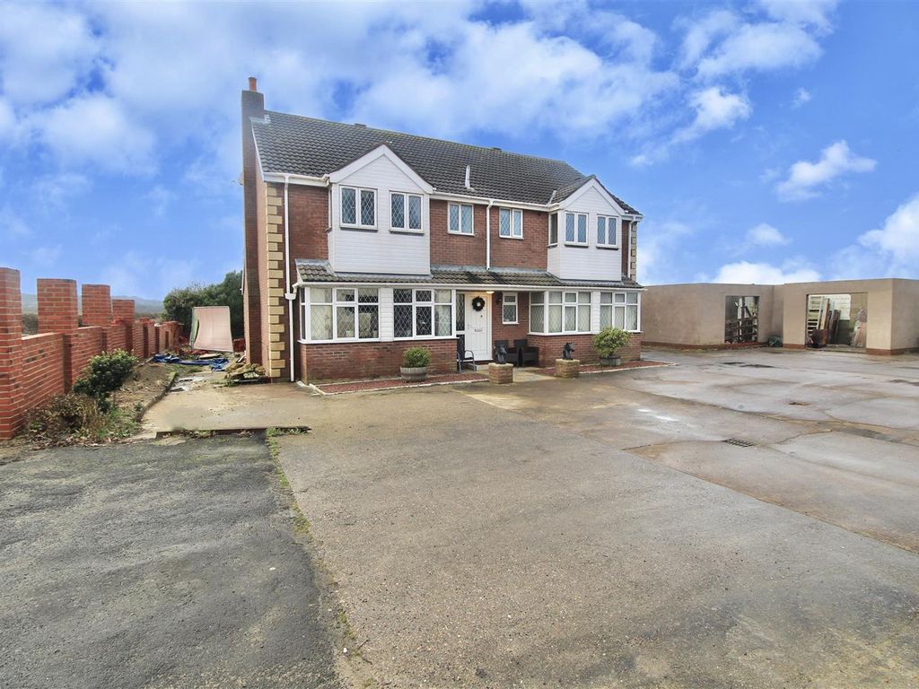 5 bed detached house for sale in East Holywell, Newcastle Upon Tyne NE27, £650,000