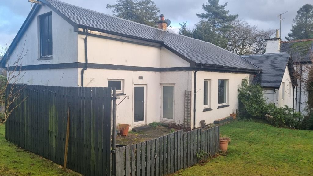 4 bed bungalow to rent in Buchanan Street, Balfron, Stirling G63, £1,650 pcm