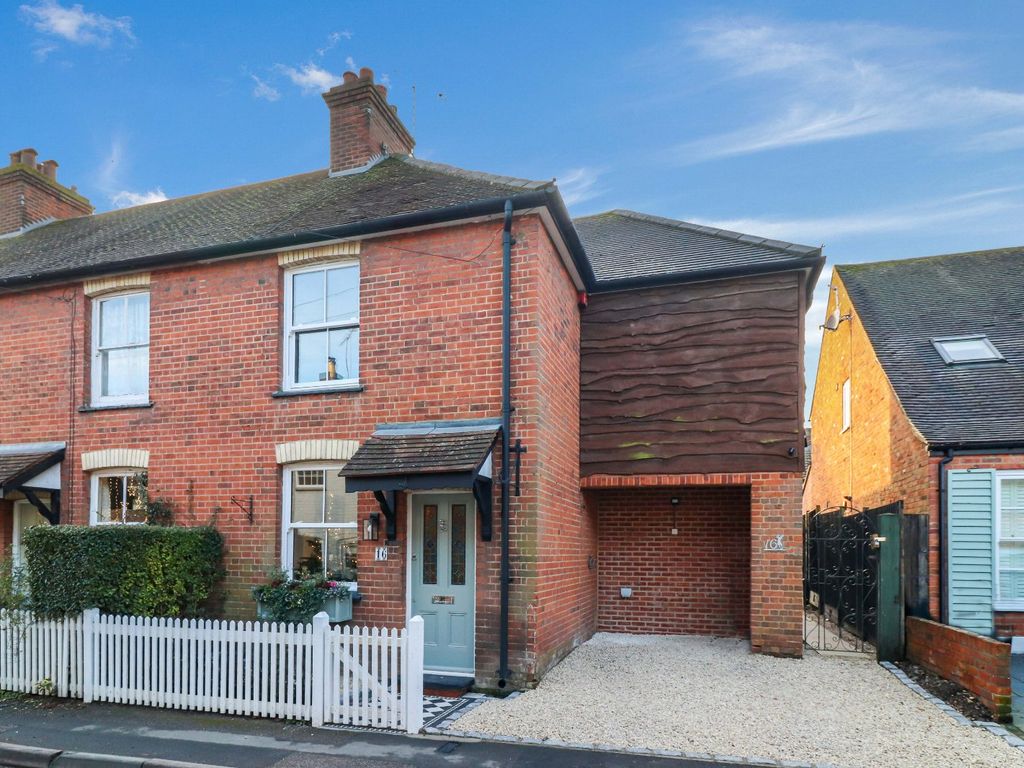 3 bed end terrace house for sale in Lakes Lane, Beaconsfield HP9, £900,000