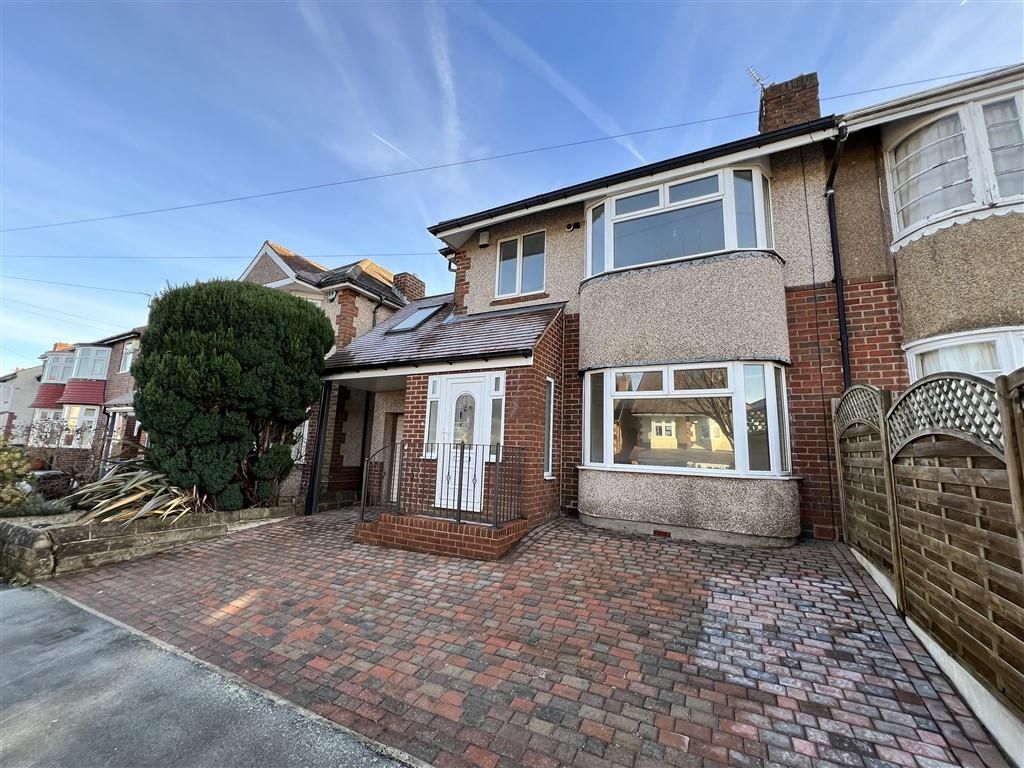4 bed semi-detached house for sale in Ringstead Crescent, Sheffield S10, £425,000