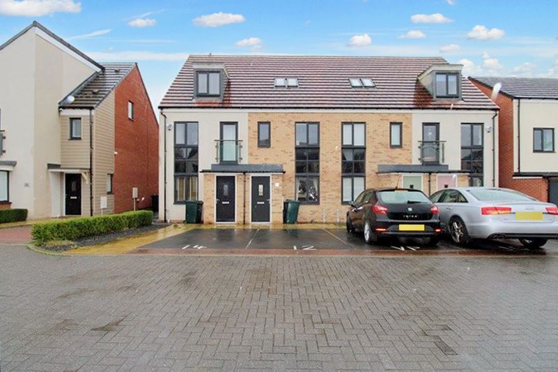 3 bed town house to rent in Iveston Avenue, Newcastle Upon Tyne NE13, £1,200 pcm