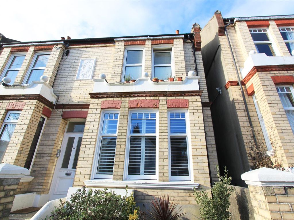 2 bed flat to rent in Hollingbury Park Avenue, Brighton BN1, £1,375 pcm