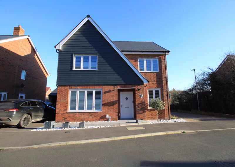 4 bed detached house for sale in Turnberry Close, Botley, Southampton SO32, £600,000