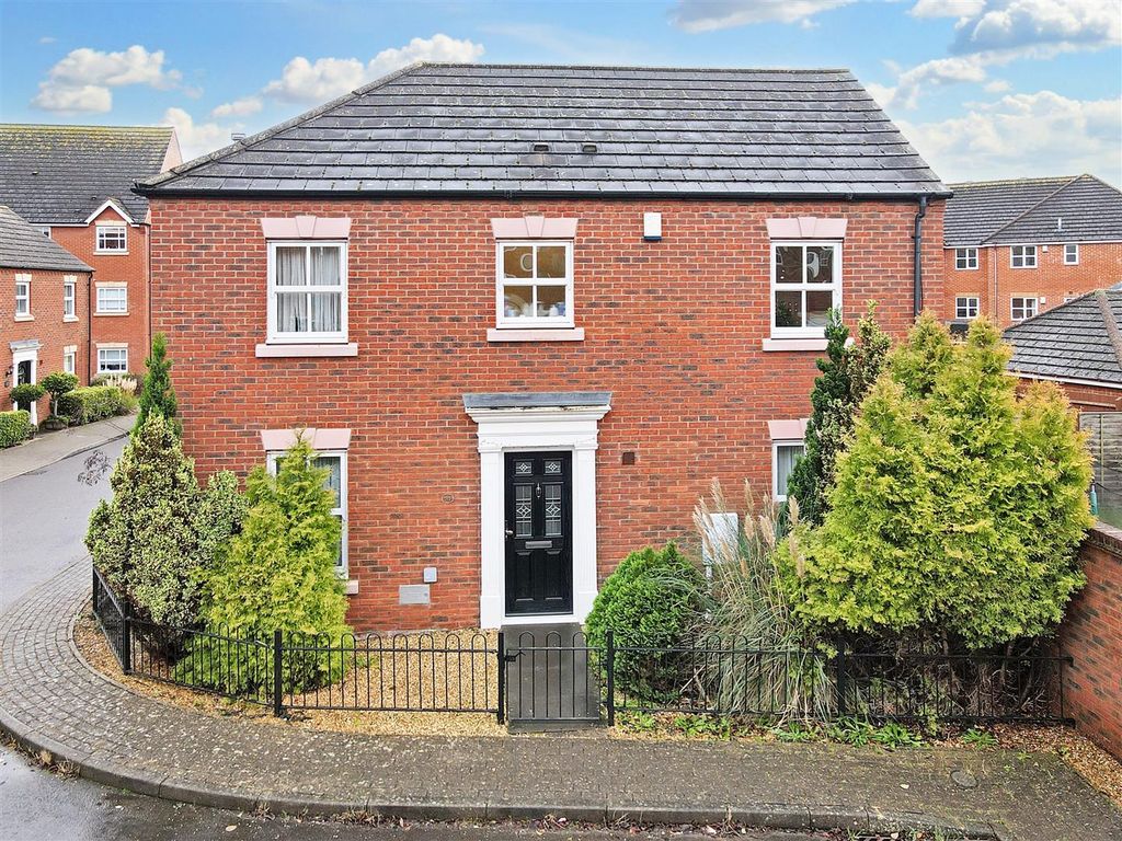 3 bed semi-detached house for sale in Pendennis Court, Tattenhoe, Milton Keynes MK4, £395,000