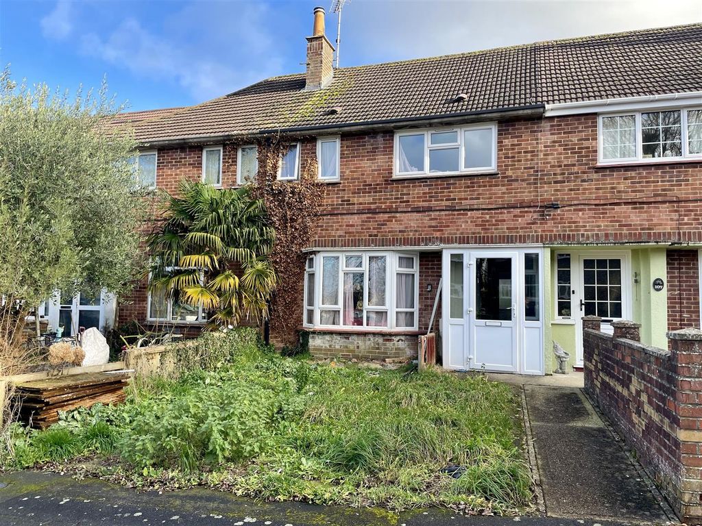 3 bed terraced house for sale in Bere Hill Crescent, Andover SP10, £230,000
