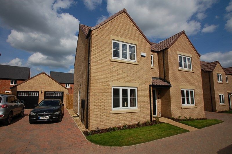 4 bed detached house to rent in Cricketers Way, Oundle, Northamptonshire PE8, £1,950 pcm