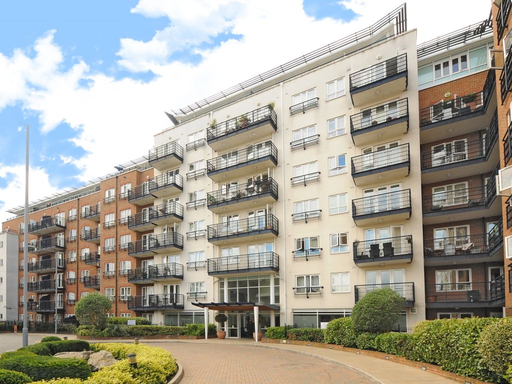 2 bed flat to rent in Seven Kings Way, Kingston KT2, £1,900 pcm