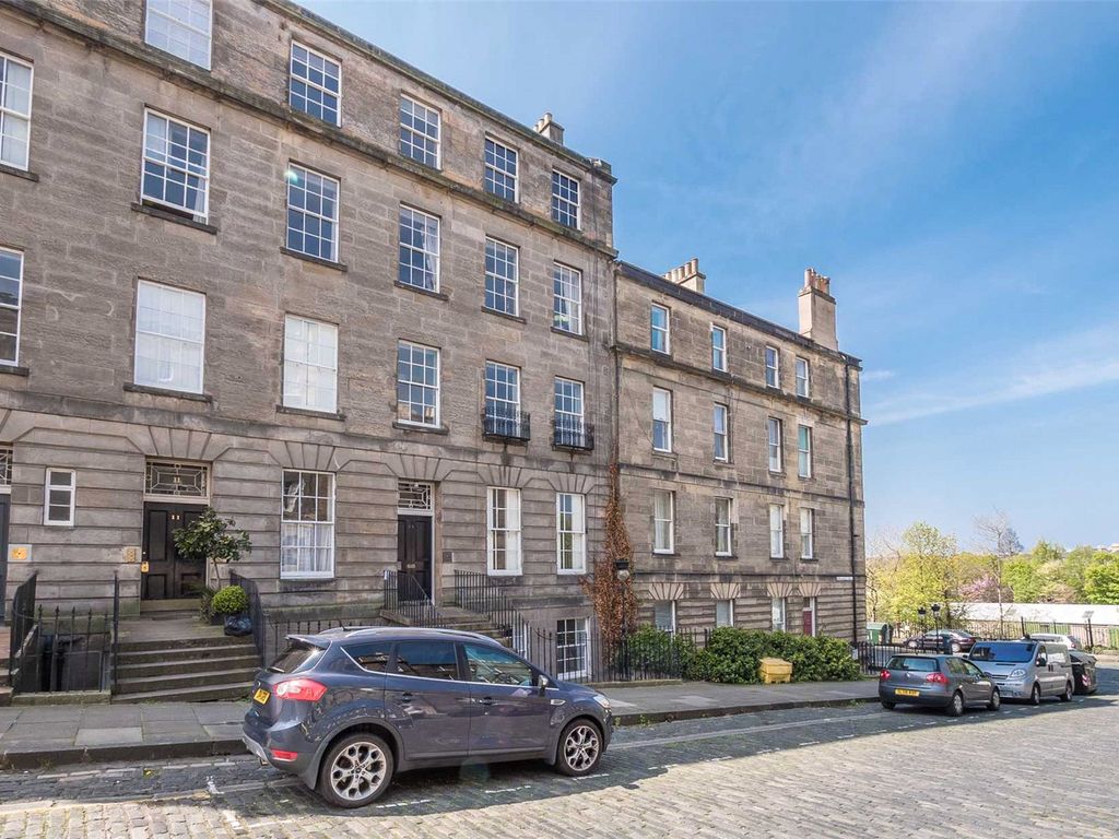 3 bed flat to rent in Dundonald Street, Edinburgh EH3, £2,650 pcm