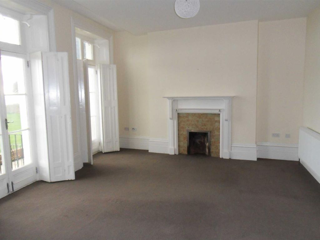 1 bed flat to rent in St. Augustines Road, Ramsgate CT11, £850 pcm