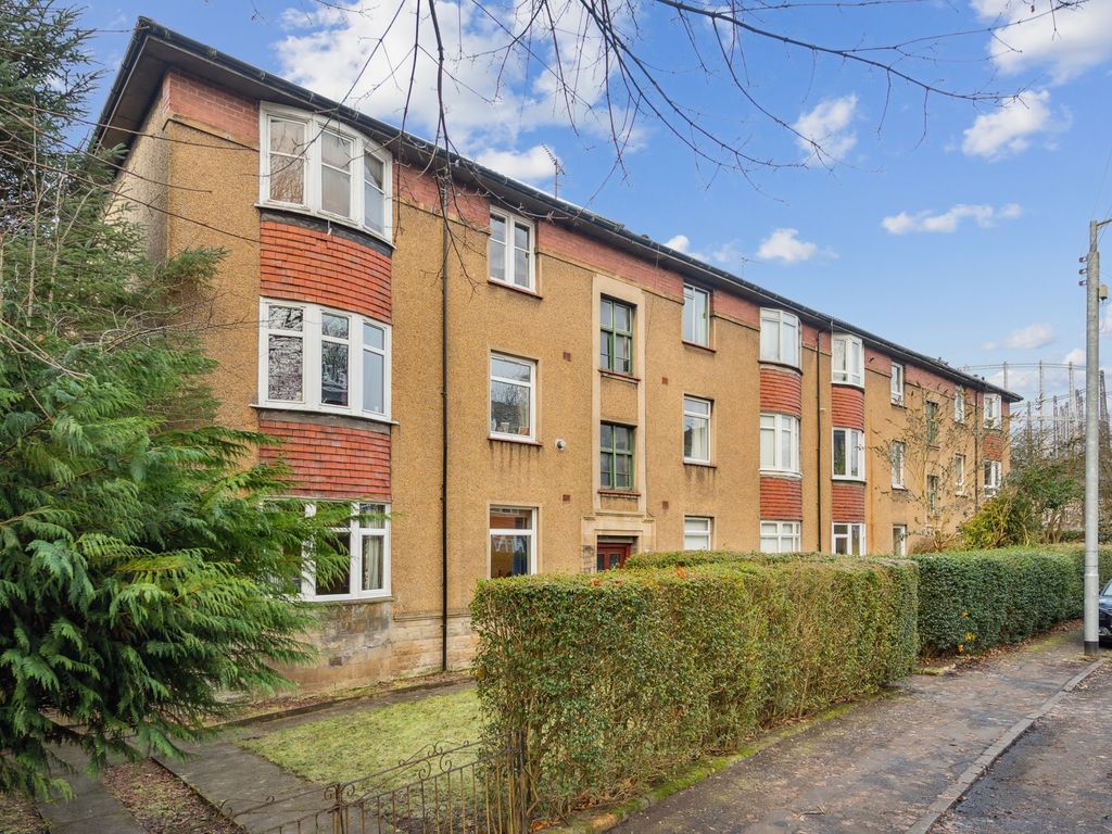 2 bed flat for sale in Ripon Drive, Kelvindale, Glasgow G12, £119,000