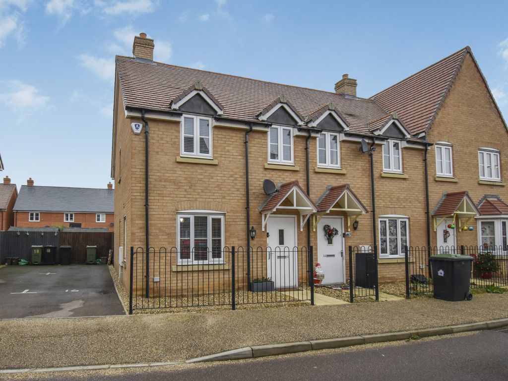 3 bed end terrace house for sale in Sanger Avenue, Biggleswade SG18, £350,000