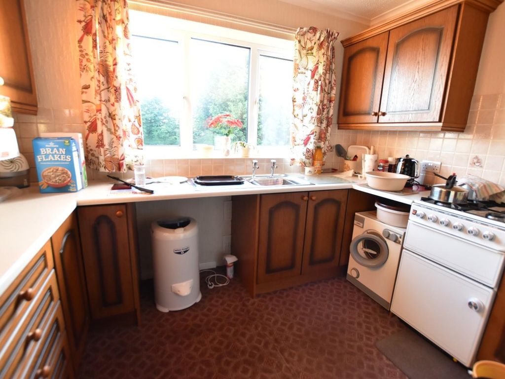 2 bed flat for sale in Ancaster Court, Scunthorpe DN17, £68,000