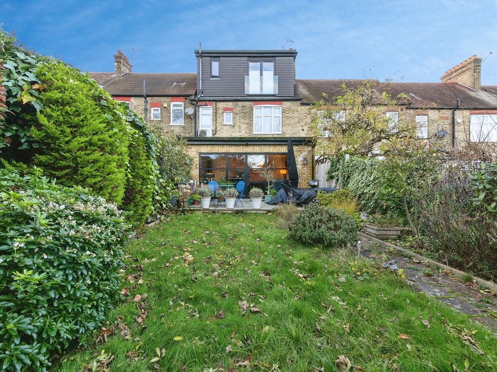 4 bed terraced house for sale in Oxford Gardens, London, London N21, £845,000