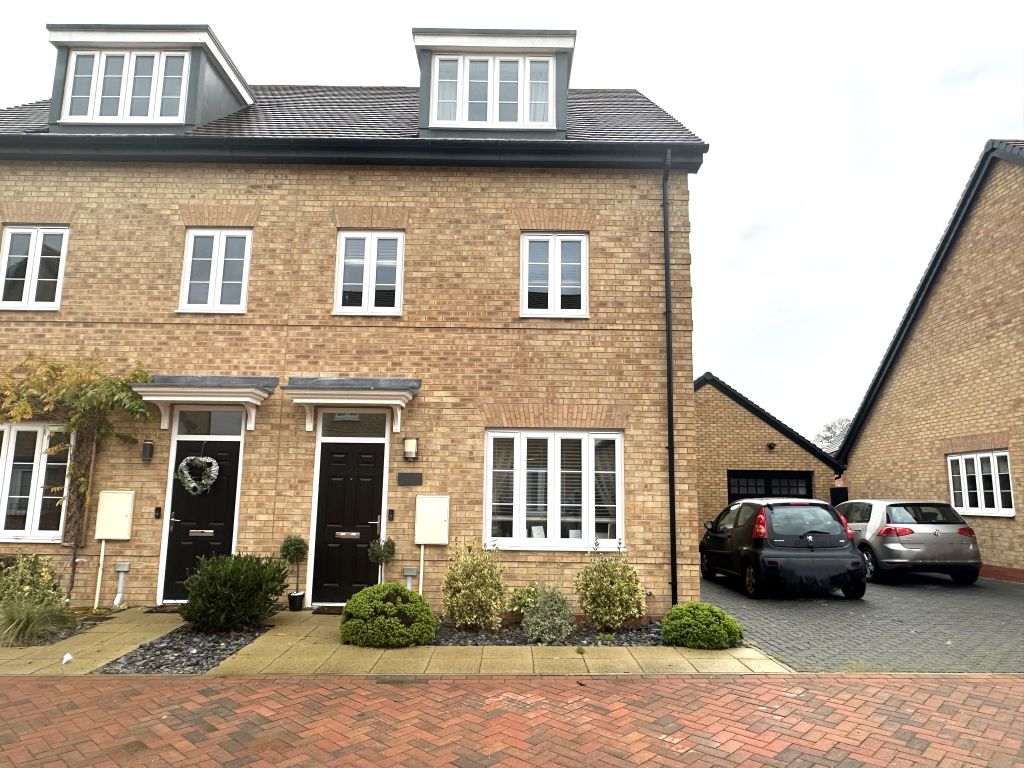 3 bed semi-detached house for sale in Soundy Paddock, Biggleswade SG18, £425,000
