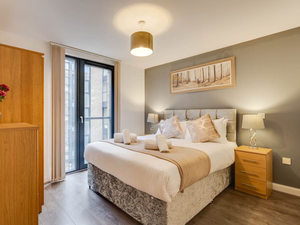 1 bed flat for sale in St. John's Walk, Birmingham B5, £160,000
