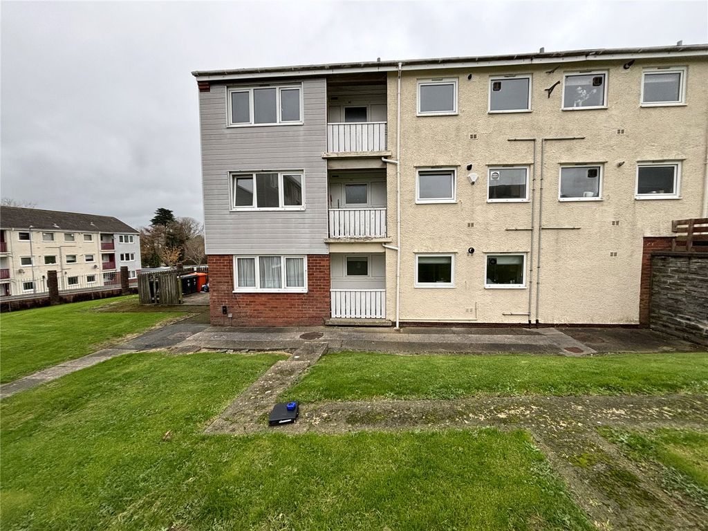 2 bed flat for sale in Goshawk Road, Haverfordwest, Pembrokeshire SA61, £60,000