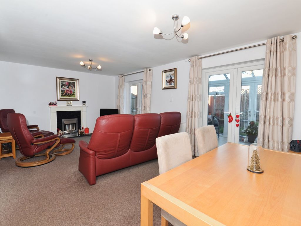 3 bed detached house for sale in Ashley Road, Ashley, New Milton BH25, £385,000