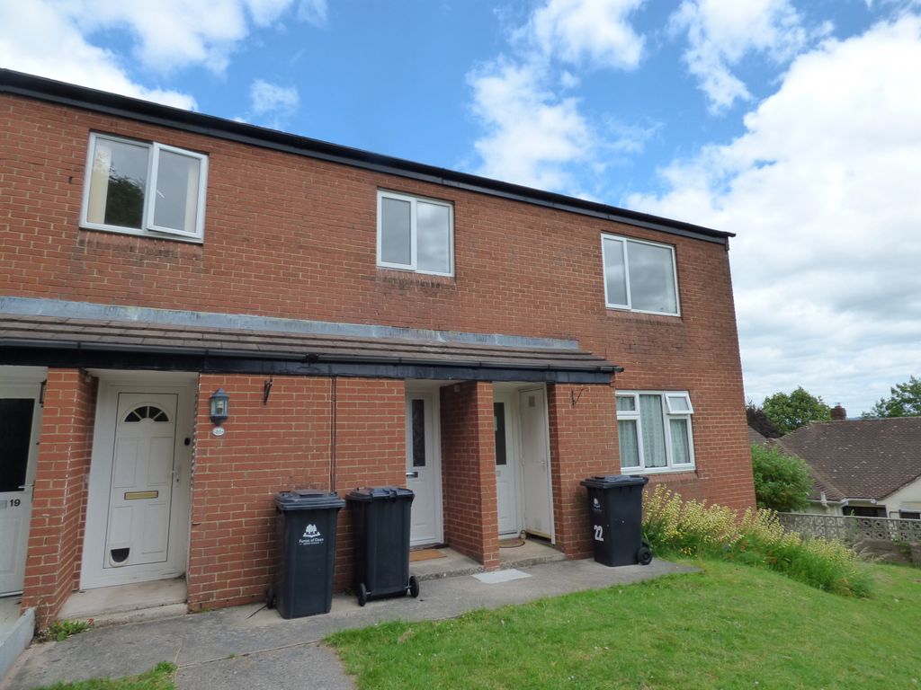 3 bed flat to rent in The Orchards, Lydney GL15, £775 pcm