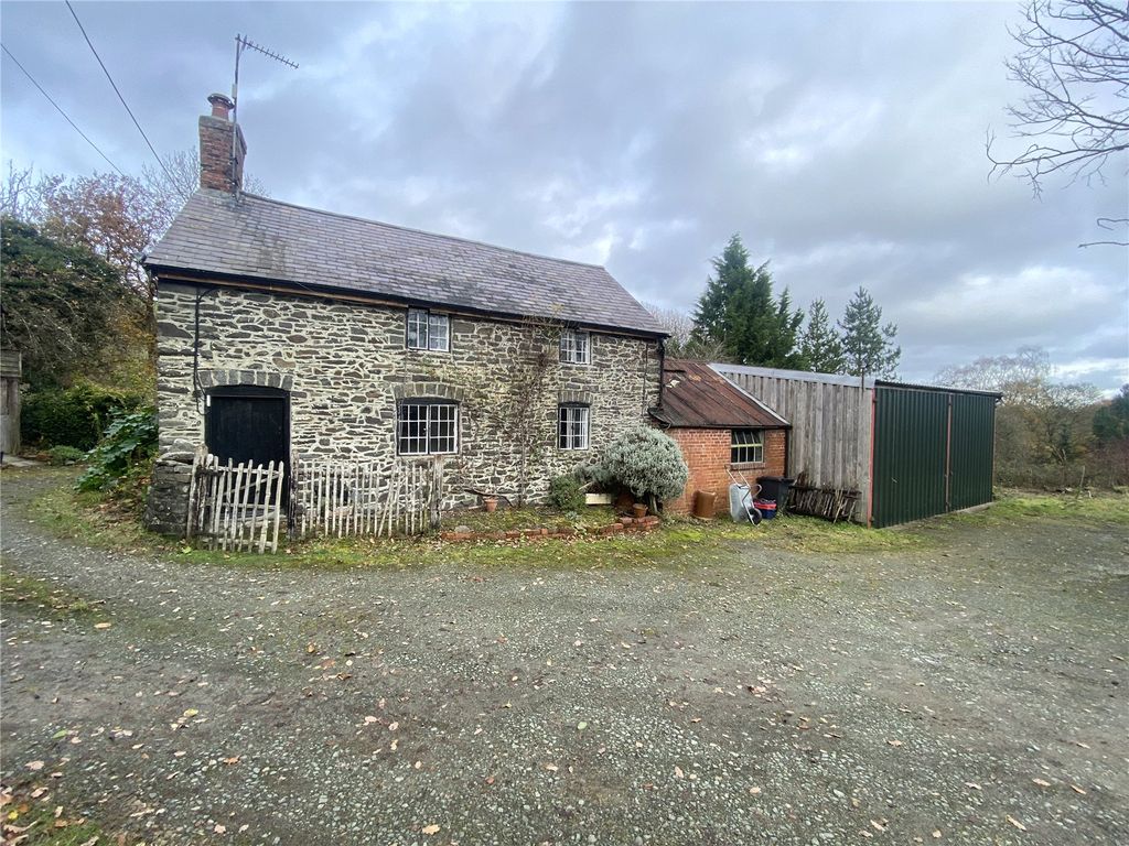 2 bed detached house to rent in Llanfechain, Powys SY22, £950 pcm
