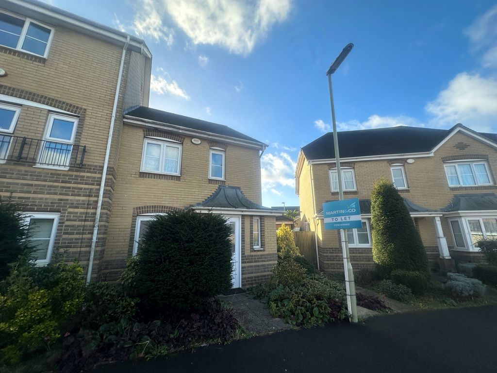 3 bed end terrace house to rent in Wiltshire Crescent, Worting, Basingstoke RG22, £1,375 pcm