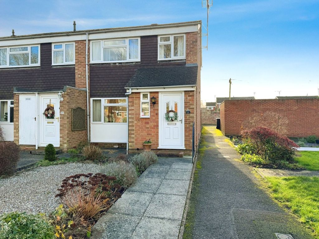 3 bed end terrace house for sale in Kennedy Drive, Pangbourne, Reading, Berkshire RG8, £375,000