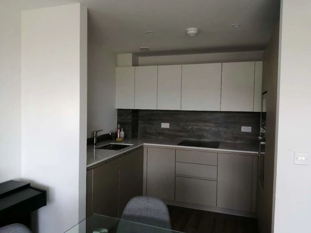 2 bed flat to rent in 42 Newnton Close, London N4, £2,550 pcm