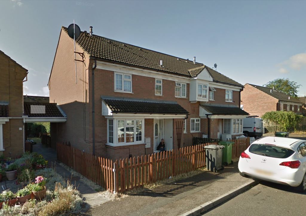 2 bed property to rent in Dorrington Close, Luton LU3, £1,350 pcm