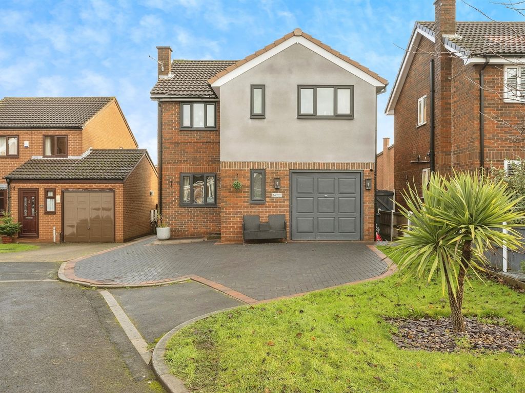 4 bed detached house for sale in Hallview Road, Rossington, Doncaster DN11, £300,000