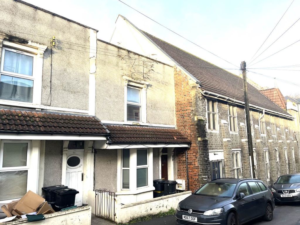 1 bed flat to rent in Top Floor Flat Salisbury Street, St. George, Bristol BS5, £900 pcm