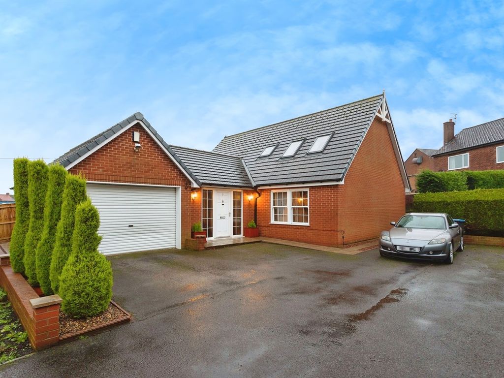 4 bed detached bungalow for sale in Cleves Court, Willington, Crook DL15, £285,000