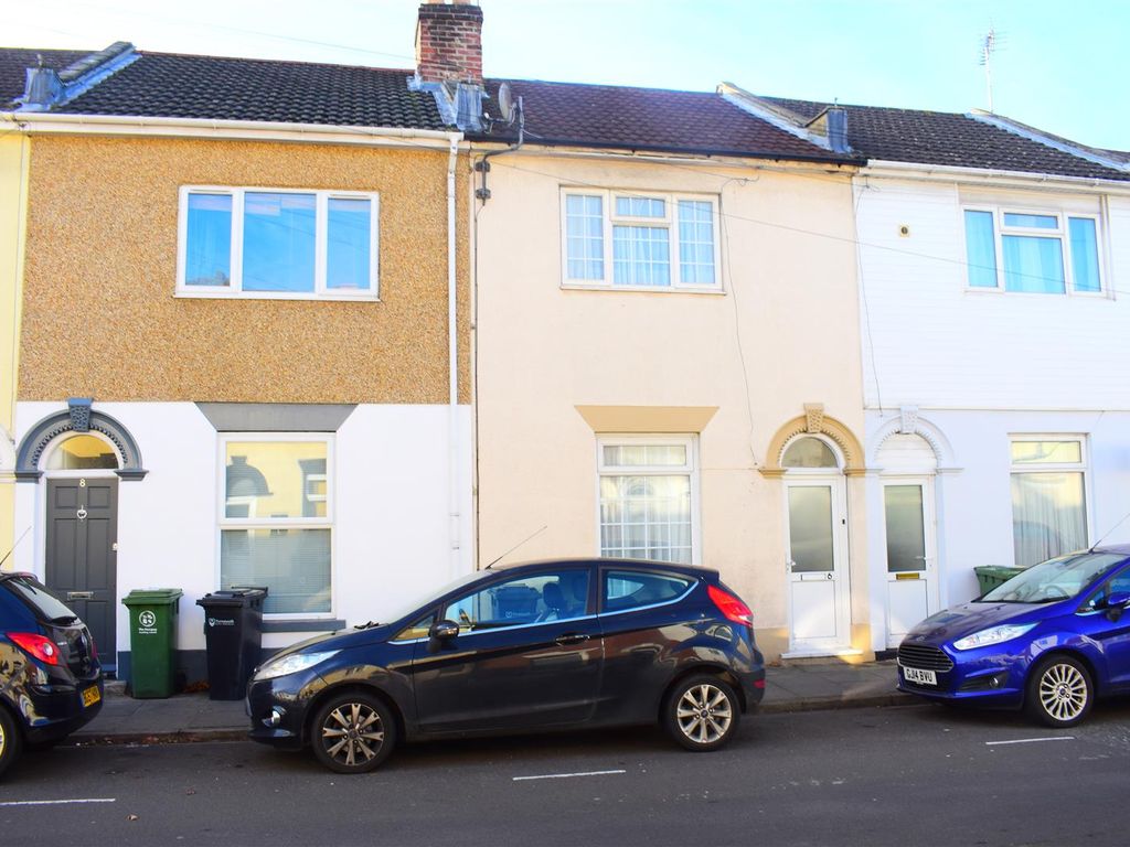 4 bed terraced house to rent in Baileys Road, Southsea, Portsmouth PO5, £1,800 pcm