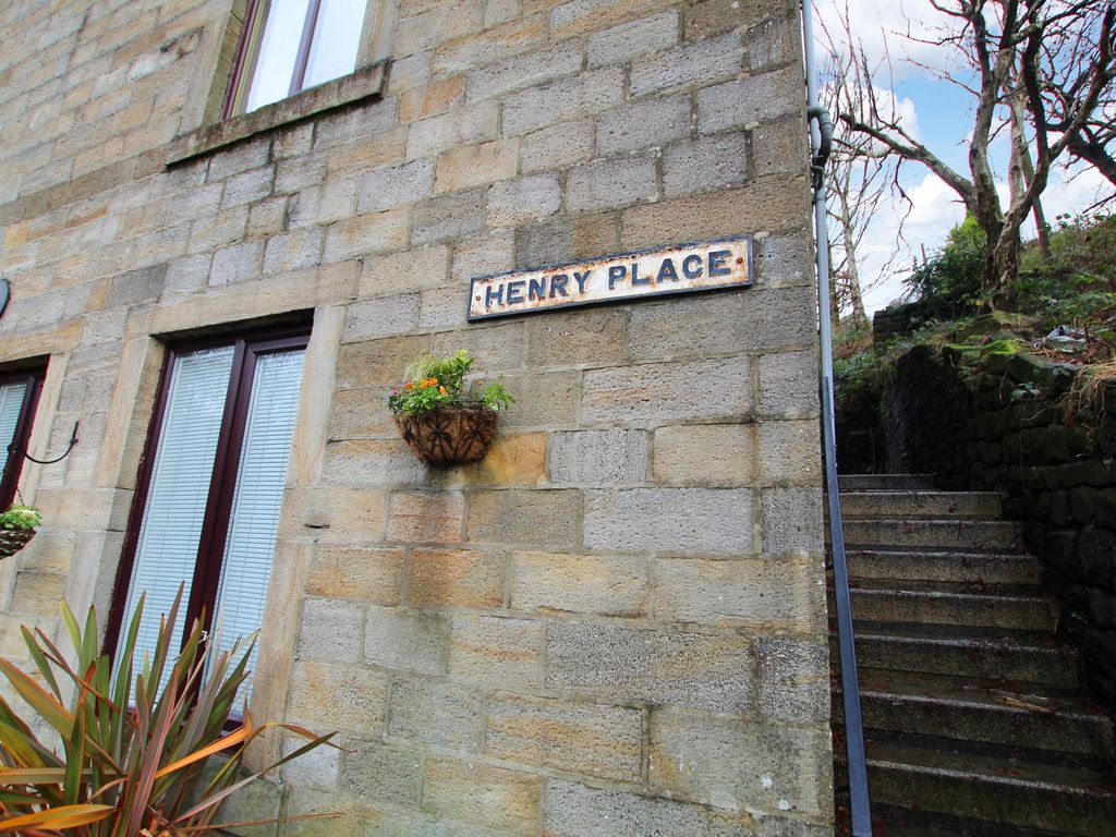 1 bed flat for sale in Hollins Road, Henry Place Hollins Road OL14, £99,995