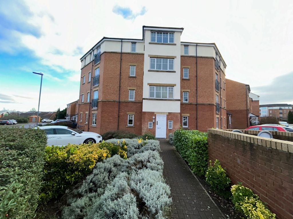2 bed flat to rent in Foster Drive, Gateshead NE8, £800 pcm