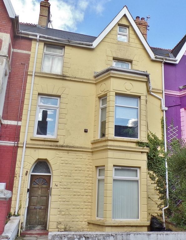 2 bed flat for sale in Mary Street, Porthcawl CF36, £129,000