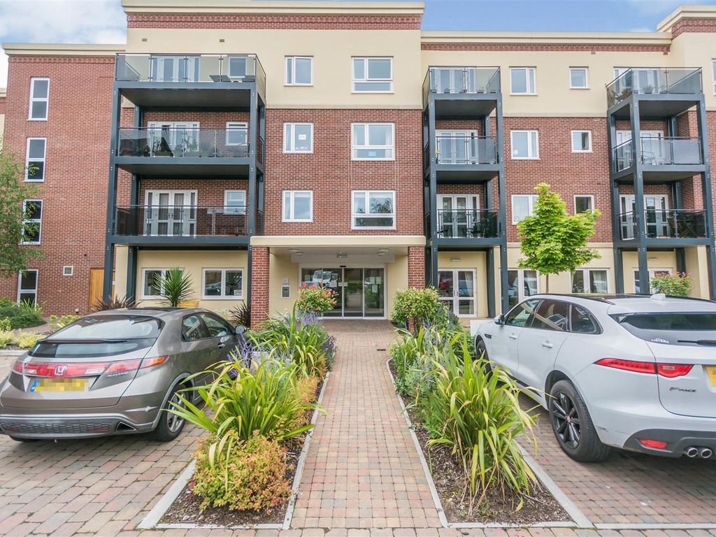 2 bed flat for sale in Bilberry Place, Recreation Road, Bromsgrove B61, £295,000