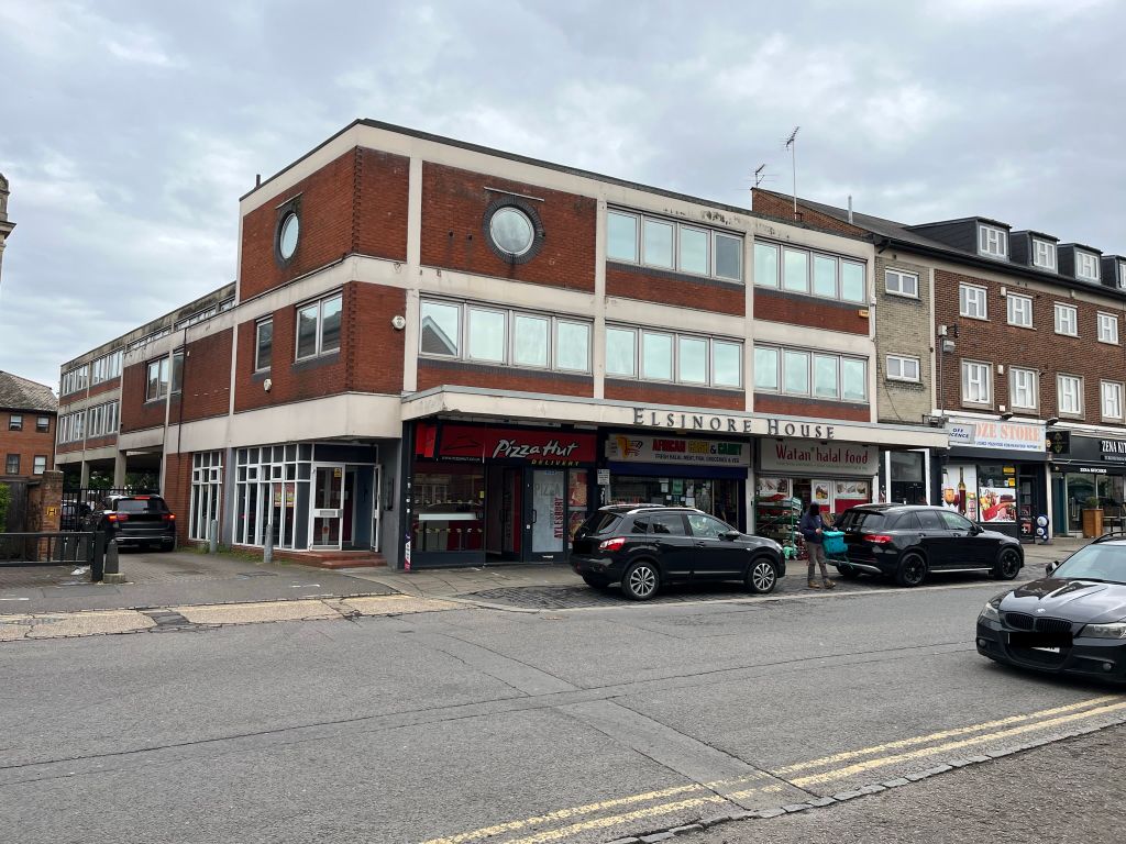 Office to let in Town Centre - Office Suite B, Elsinore House, 43 Buckingham Street, Aylesbury HP20, £9,000 pa