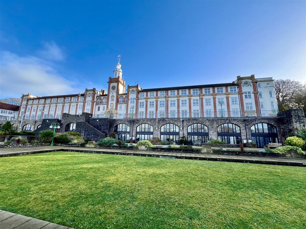 1 bed flat for sale in Nore Road, Portishead, Bristol BS20, £257,750