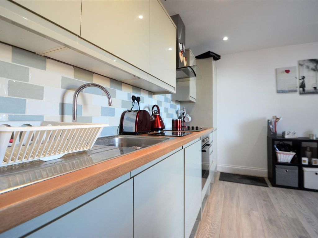 1 bed flat for sale in Buckingham Street, Aylesbury HP20, £155,000