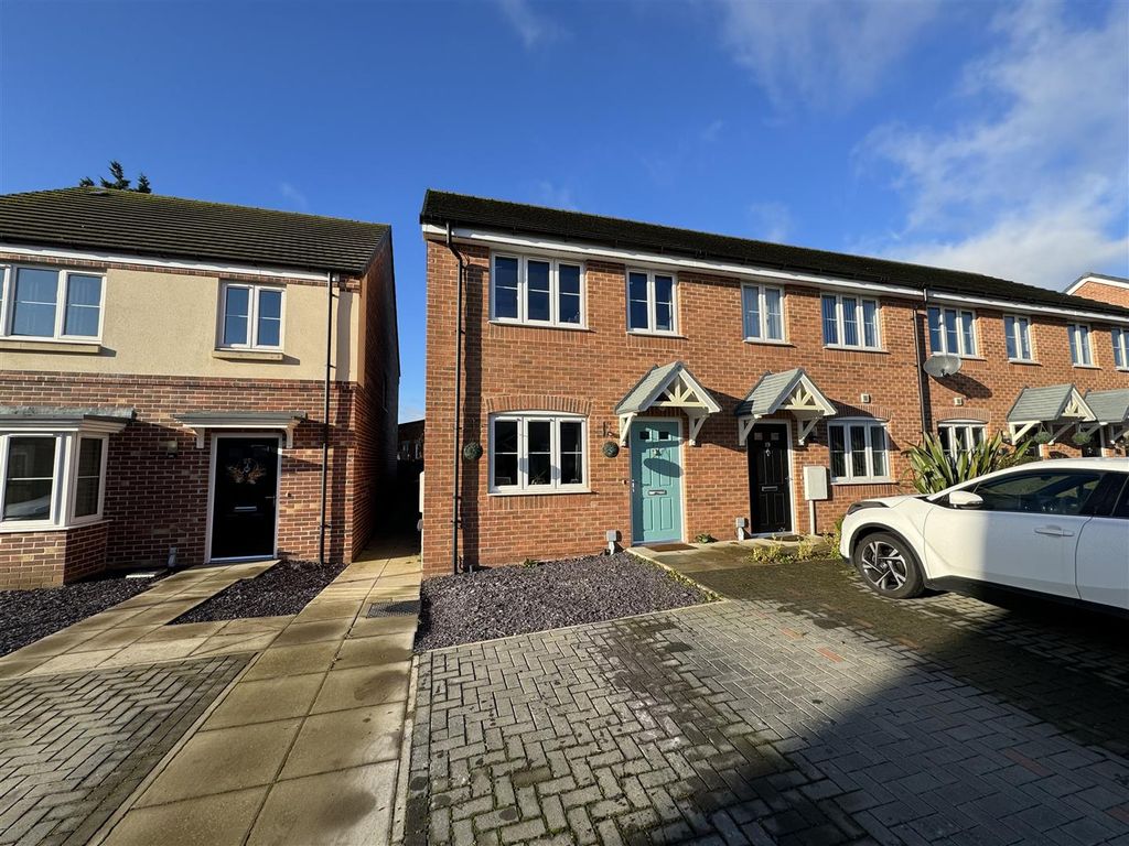 2 bed town house for sale in Vedonis Road, Lutterworth LE17, £82,250