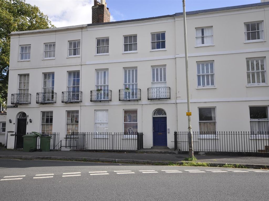 1 bed flat to rent in Berkeley Street, Cheltenham GL52, £895 pcm