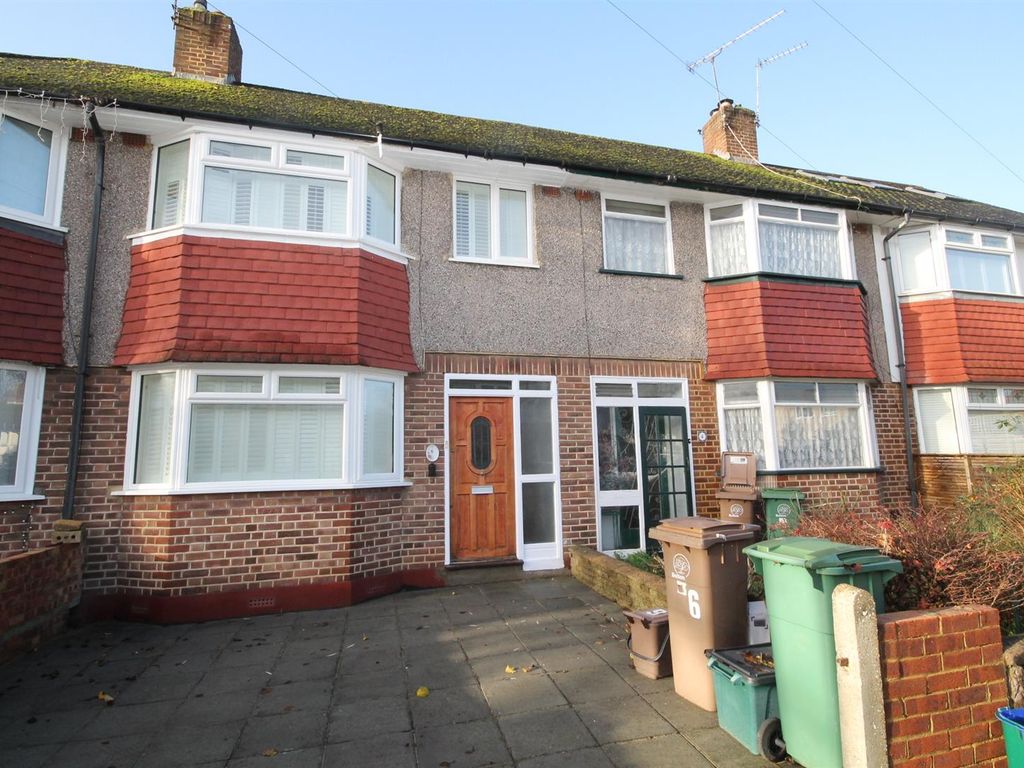 3 bed terraced house to rent in Ansell Grove, Carshalton SM5, £1,900 pcm