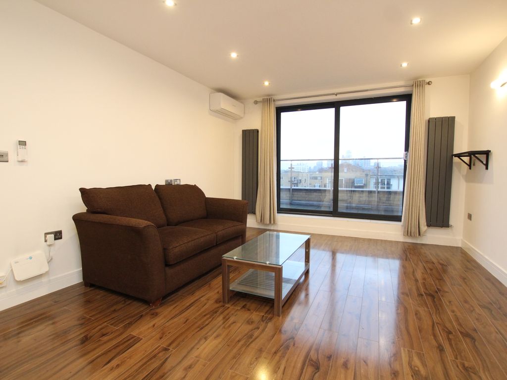 2 bed flat to rent in Copperfield Road, London E3, £2,750 pcm